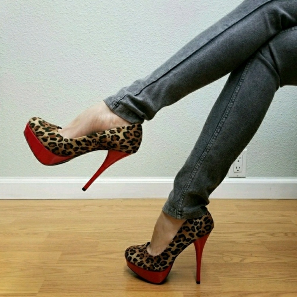 Leopard Round Toe High Heel Pumps